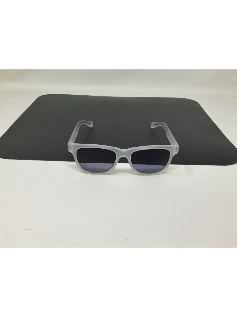 Look Optic Sullivan Frost Clear +2.00 Reading SunGlasses 52-17-145